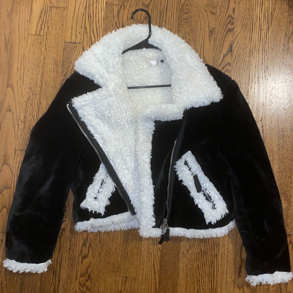 LF FLUFFY ZIP UP